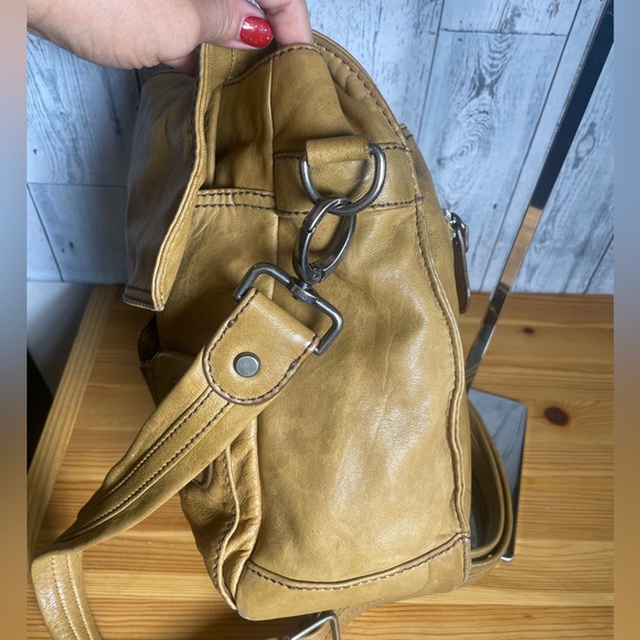 Lockheart Boho Tan Leather Button Bag - Picture 7 of 16